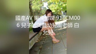  考完试放假家里人都去上班了 体育系小哥把C奶漂亮女友约到家里来操逼妹子活不错