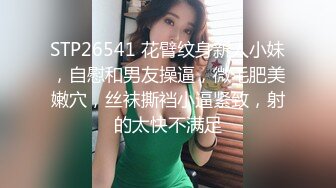 有个缠人的嫩嫩小女友真性福啊 在家里穿着黑丝