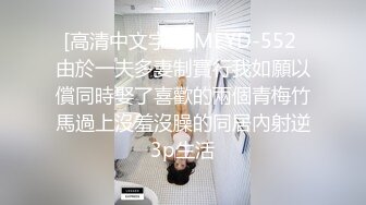 美丽小妖精 · Ts小兮 · 红色高跟鞋，黑丝情趣，对着镜头的你打飞机，一起撸！