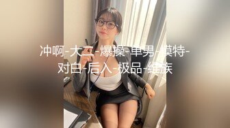   小吃街抄底白色连衣裙的漂亮美女 竟然没穿内裤 粉嫩的鲍鱼还残留着白色的液体 难道是刚刚被操过？