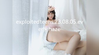 公共浴室偷窥多位年轻美女❤️光溜溜的到处跑洗澡换衣服