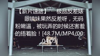 温柔的小少妇露脸伺候大哥弯钩鸡巴，感觉来了必须来一发，温柔的舔弄大鸡巴让大哥无套抽插骚穴一字马草她