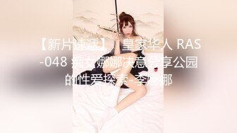 抄底超市裏齊逼藍裙黃內內騷女,陰唇輪廓特別清晰