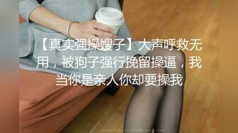 商場小飾品攤前連續抄到三個美女裙底風光,其中一個穿著透明內內